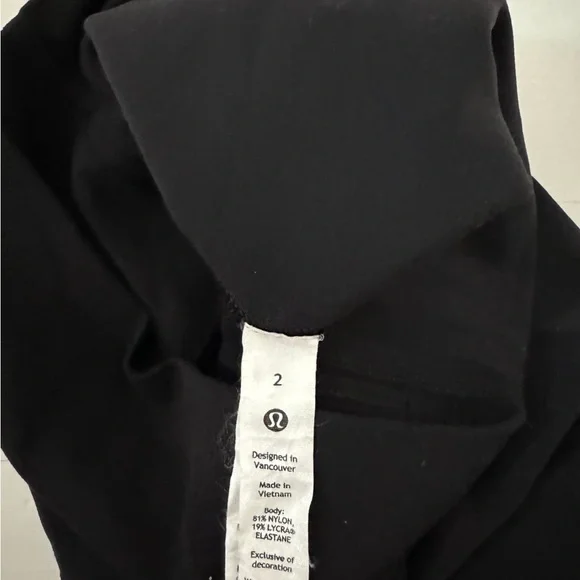 lululemon athletica Women's Classic Black Athletic Shorts - Picture 3 of 4